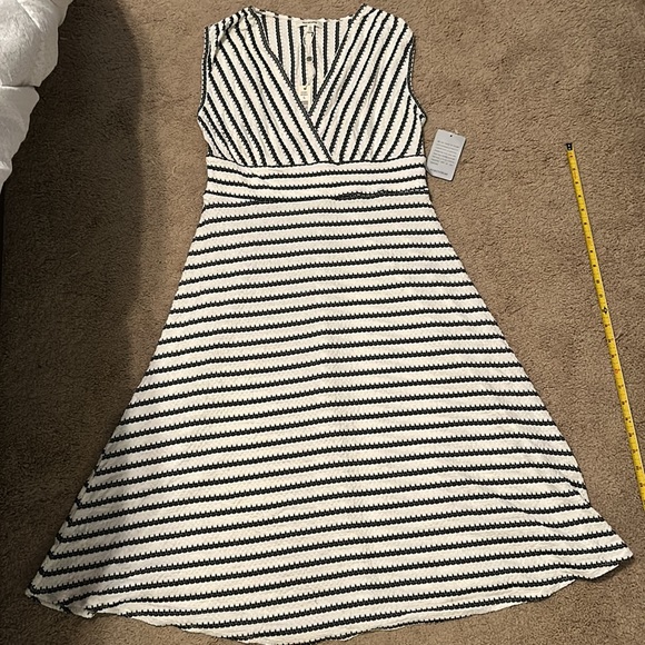 NWT Max Studio Black and White Stripe Dress Size L - Picture 6 of 9